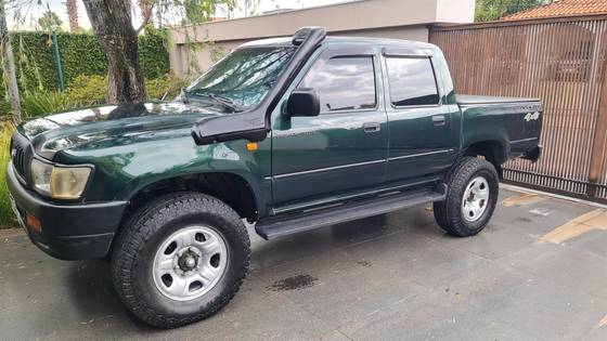 TOYOTA HILUX 3.0 SRV 4X4 CD 16V TURBO DIESEL 4P MANUAL TOYOTA HILUX 3.0 SRV 4X4 CD 16V TURBO DIESEL 4P MANUAL